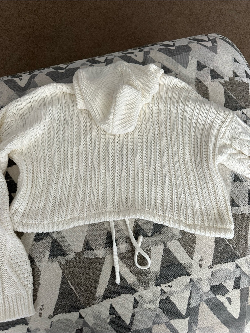 Aeropostale Cream Cable Knit Cropped Sweater Size Medium - Picture 7 of 7